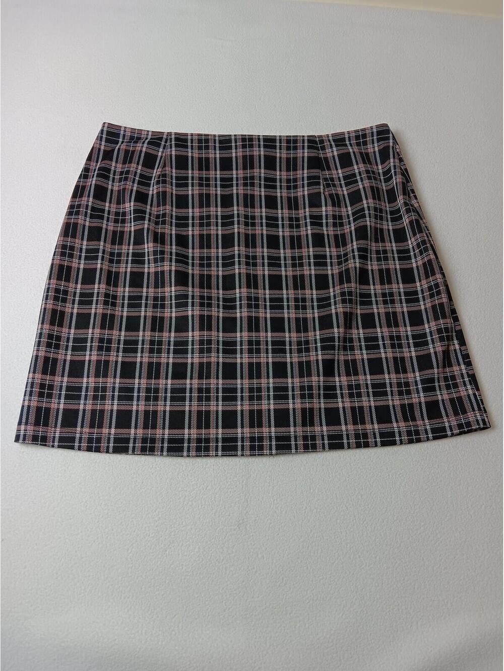 SOHO Apparel Ltd. Skirt Womens XL Black Plaid Knit Stretch Pockets Short Pencil